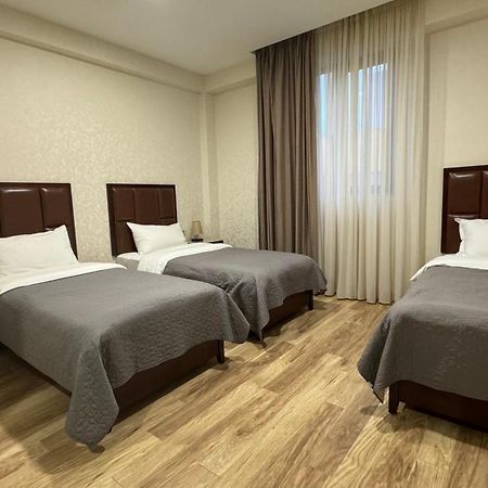 Aura Hotel Tbilisi Exterior foto